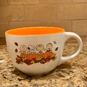 Peanuts Gang Jumbo Ceramic Christmas Holiday Coffee /Soup Mug Inscribed FA LA LA LA LA Capacity 24 oz Peanuts Gang Jumbo Ceramic Christmas Holiday Coffee /Soup Mug Inscribed FA LA LA LA LA Capacity 24 oz